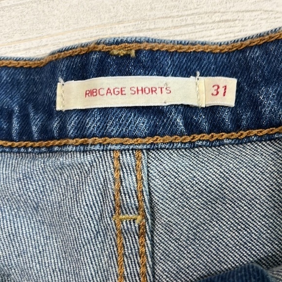 Levi’s ribcage shorts size 31 - Picture 4 of 10